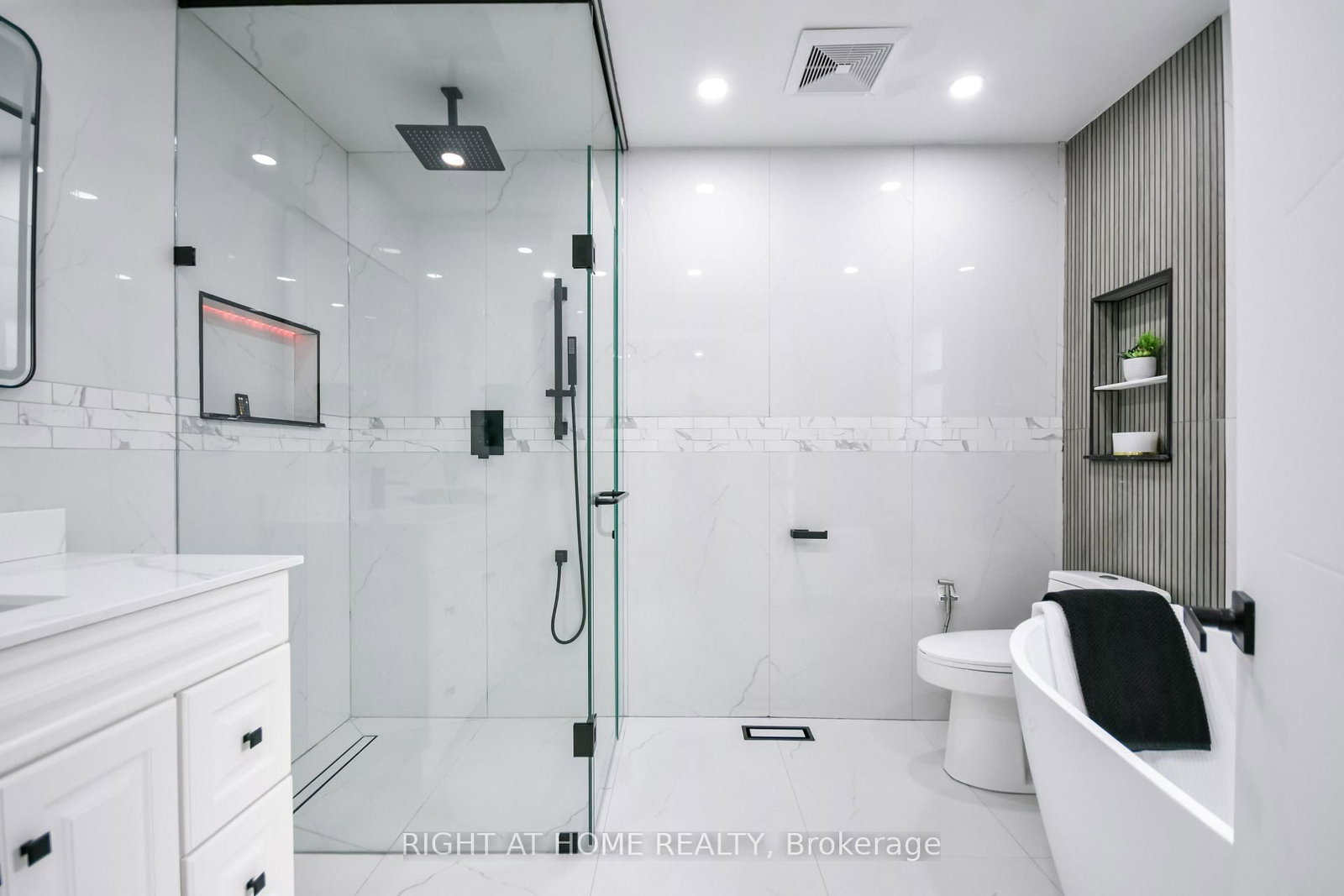112 Birchwood Drive • Barrie, ON photo 30