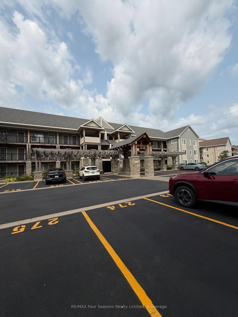 301 - 2 Cove Court