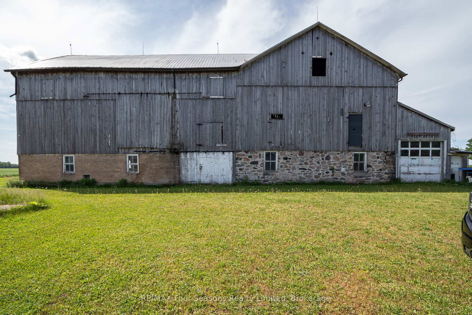 Listing Image 33