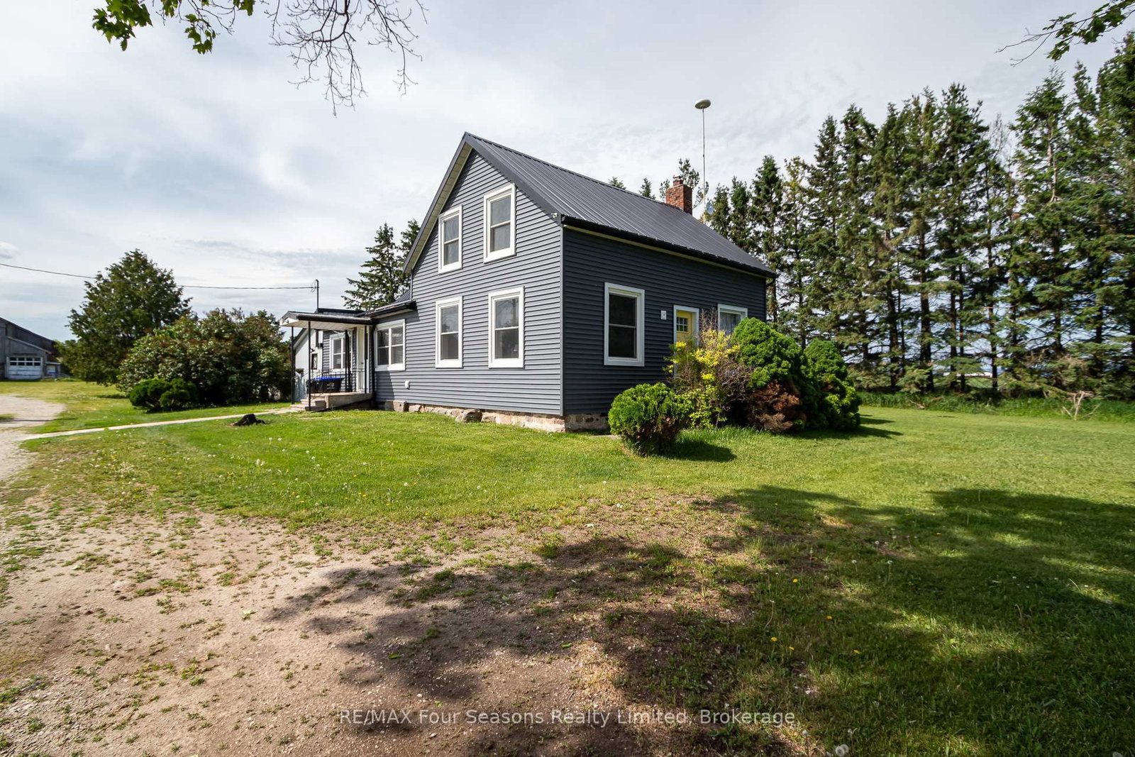 Listing Image 6