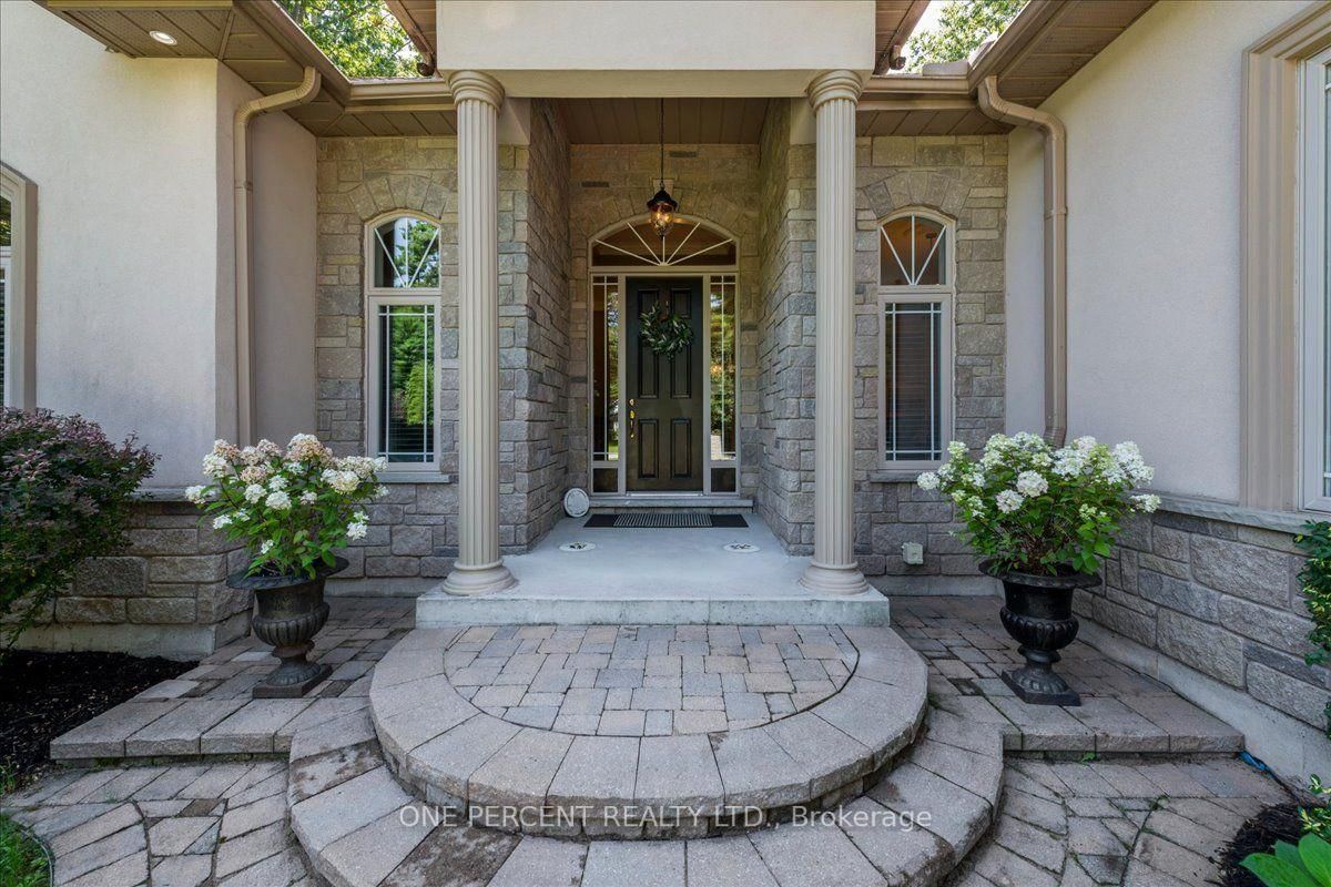 9 Laddie Lane • Springwater, ON photo 2