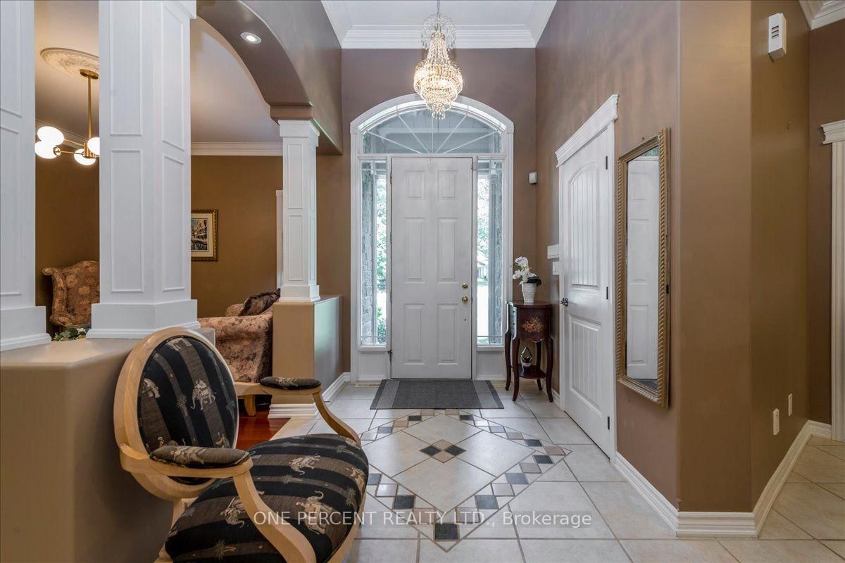 9 Laddie Lane • Springwater, ON photo 3