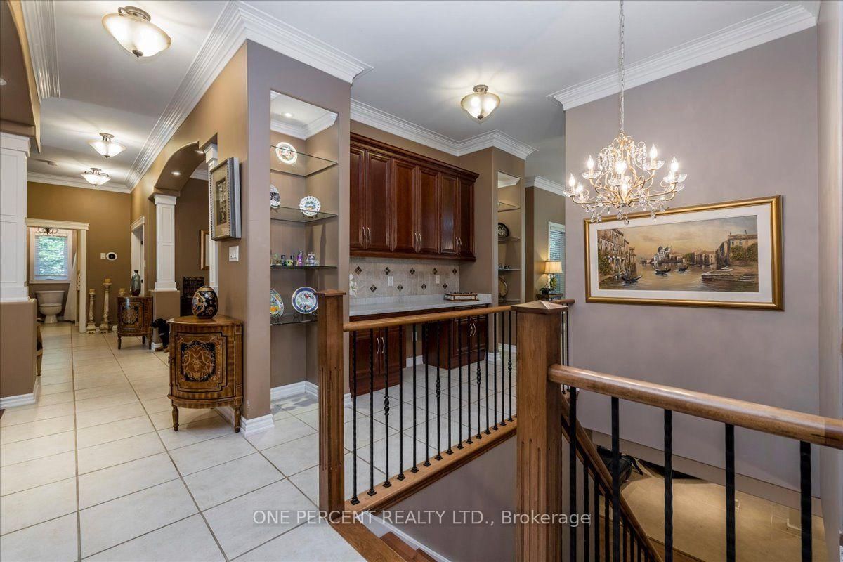 9 Laddie Lane • Springwater, ON photo 7