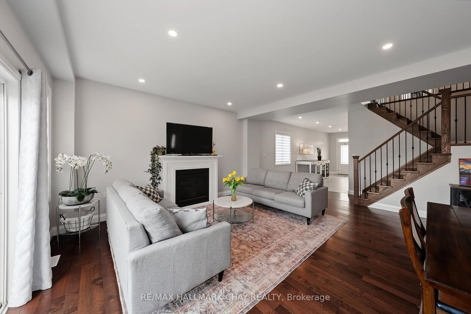 36 Lowry Court • Barrie, ON photo 10