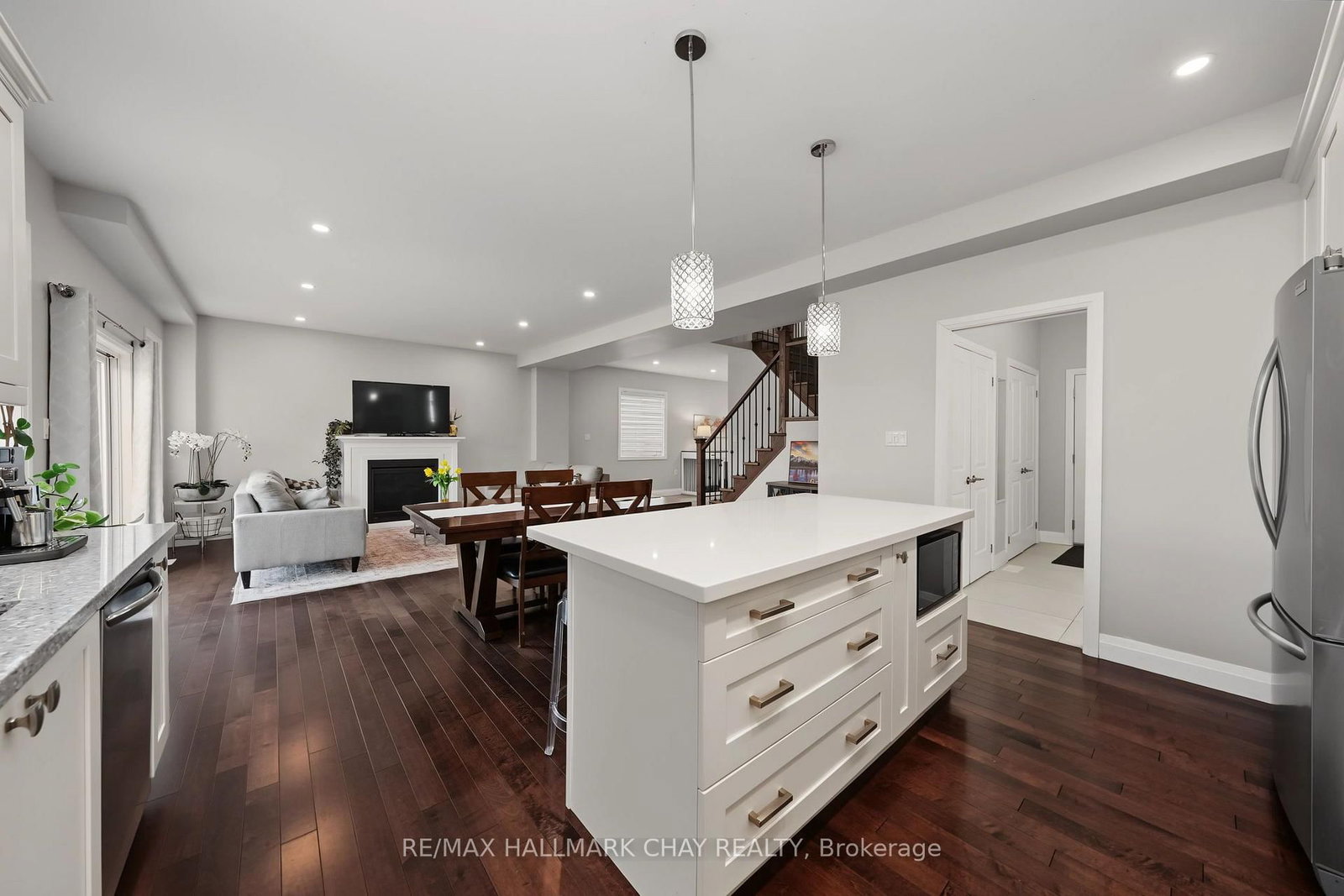 36 Lowry Court • Barrie, ON photo 16