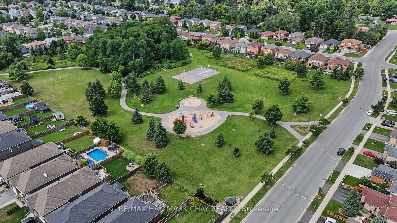 36 Lowry Court • Barrie, ON photo 41