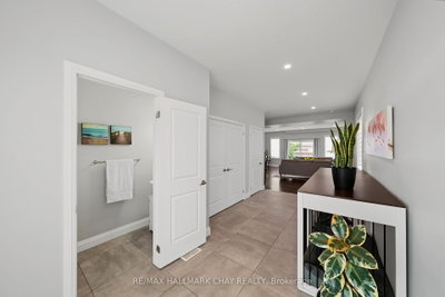 36 Lowry Court • Barrie, ON photo 5