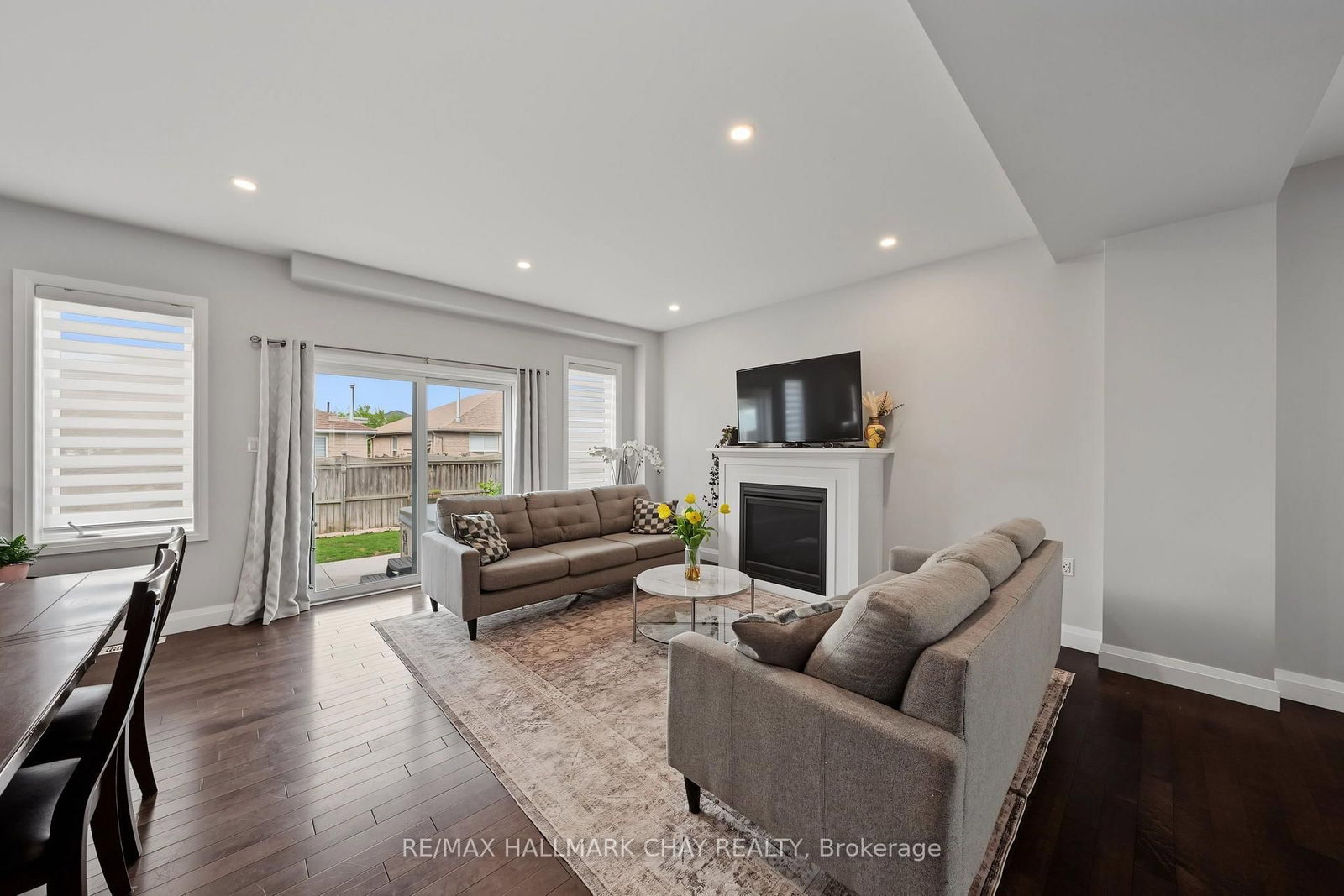 36 Lowry Court • Barrie, ON photo 9