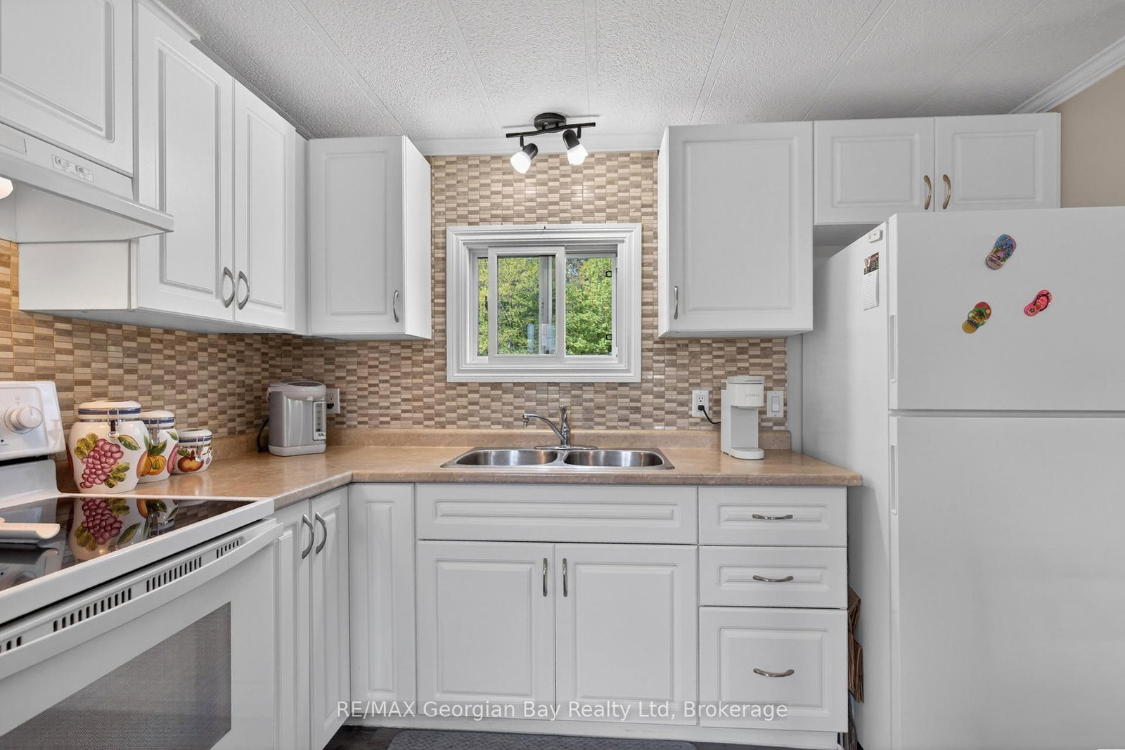 5263 Elliott Side Road • #81 • Tay, ON photo 5