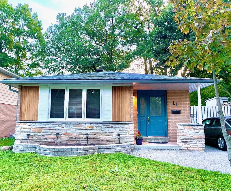 LOWER - 11 Daphne Crescent