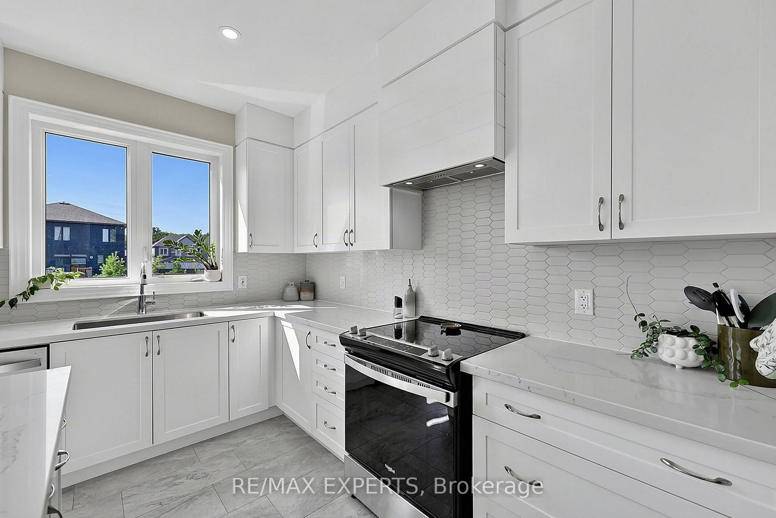222 Mapleside Drive • Wasaga Beach, ON photo 10