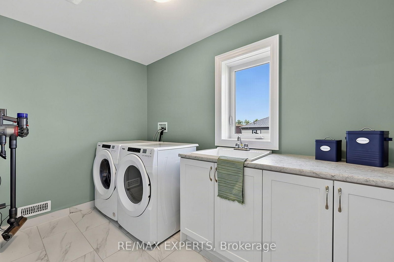 222 Mapleside Drive • Wasaga Beach, ON photo 37