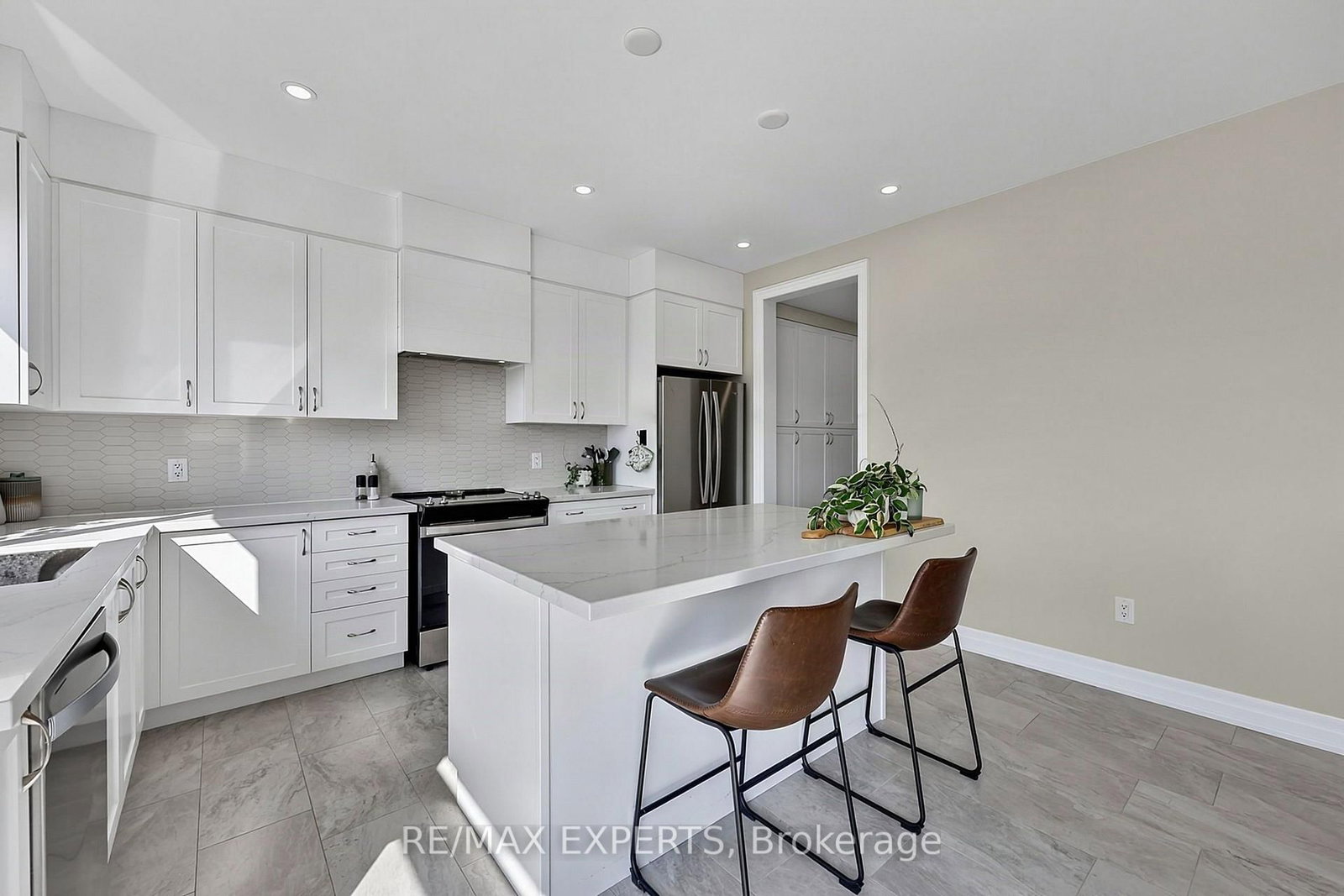 222 Mapleside Drive • Wasaga Beach, ON photo 9