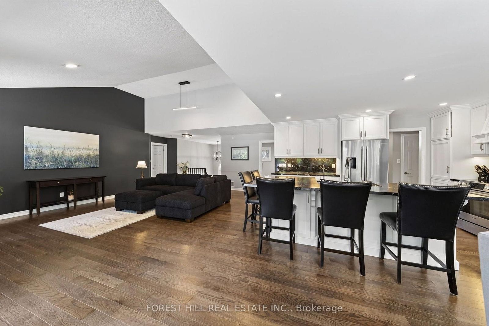11 Alpine Trail • Springwater, ON photo 15