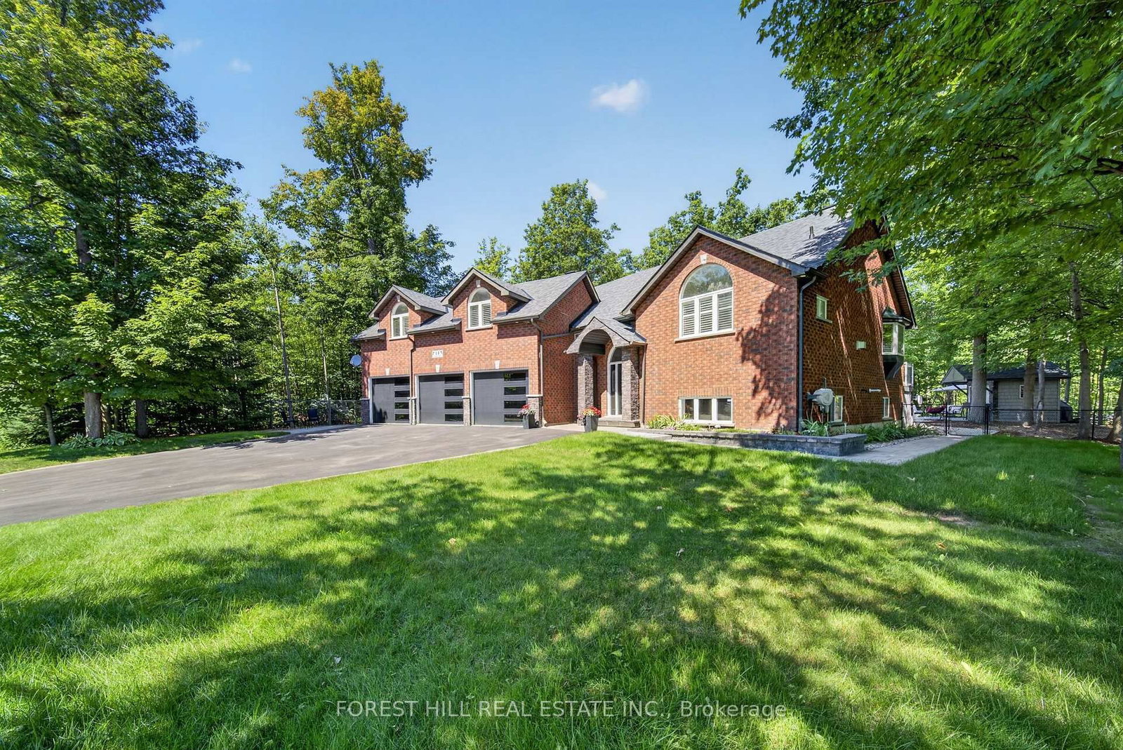 Detached House sold at 11 Alpine Trail, Springwater, Ontario, L9X 0H4 - Snow Valley - MLS: S13682004