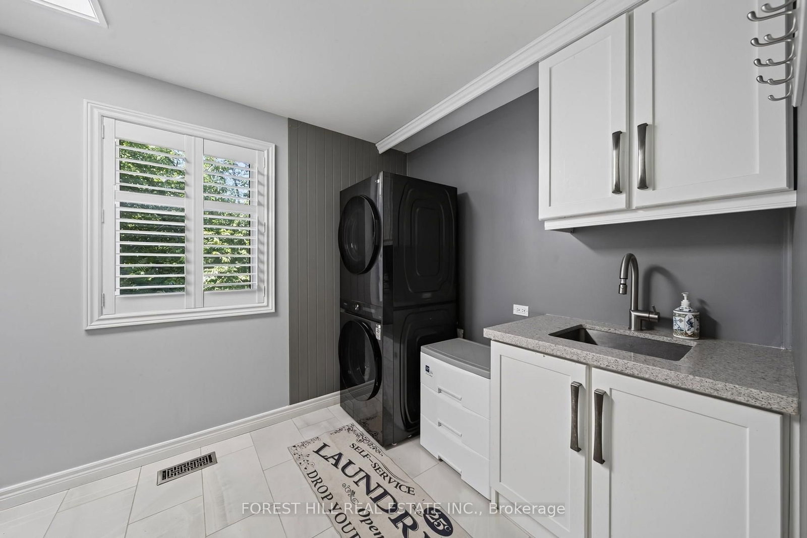 11 Alpine Trail • Springwater, ON photo 20