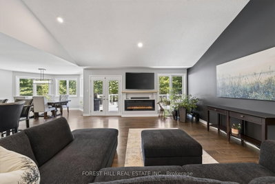 11 Alpine Trail • Springwater, ON photo 8