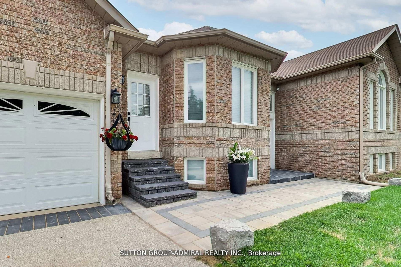 11 Club Court • Wasaga Beach, ON photo 3