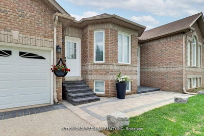 11 Club Court • Wasaga Beach, ON photo 3