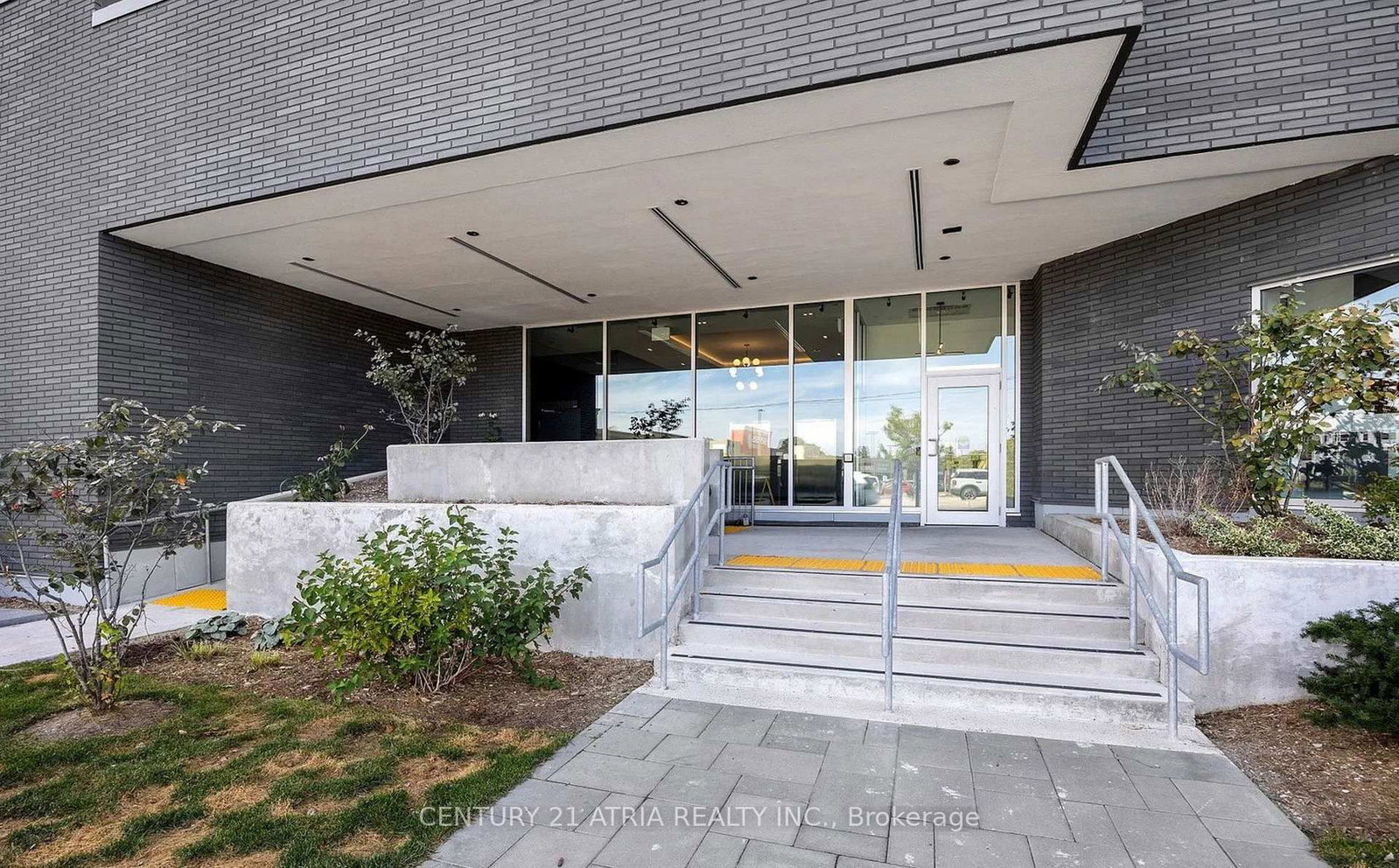 430 Essa Road NE • #402 • Barrie, ON photo 3