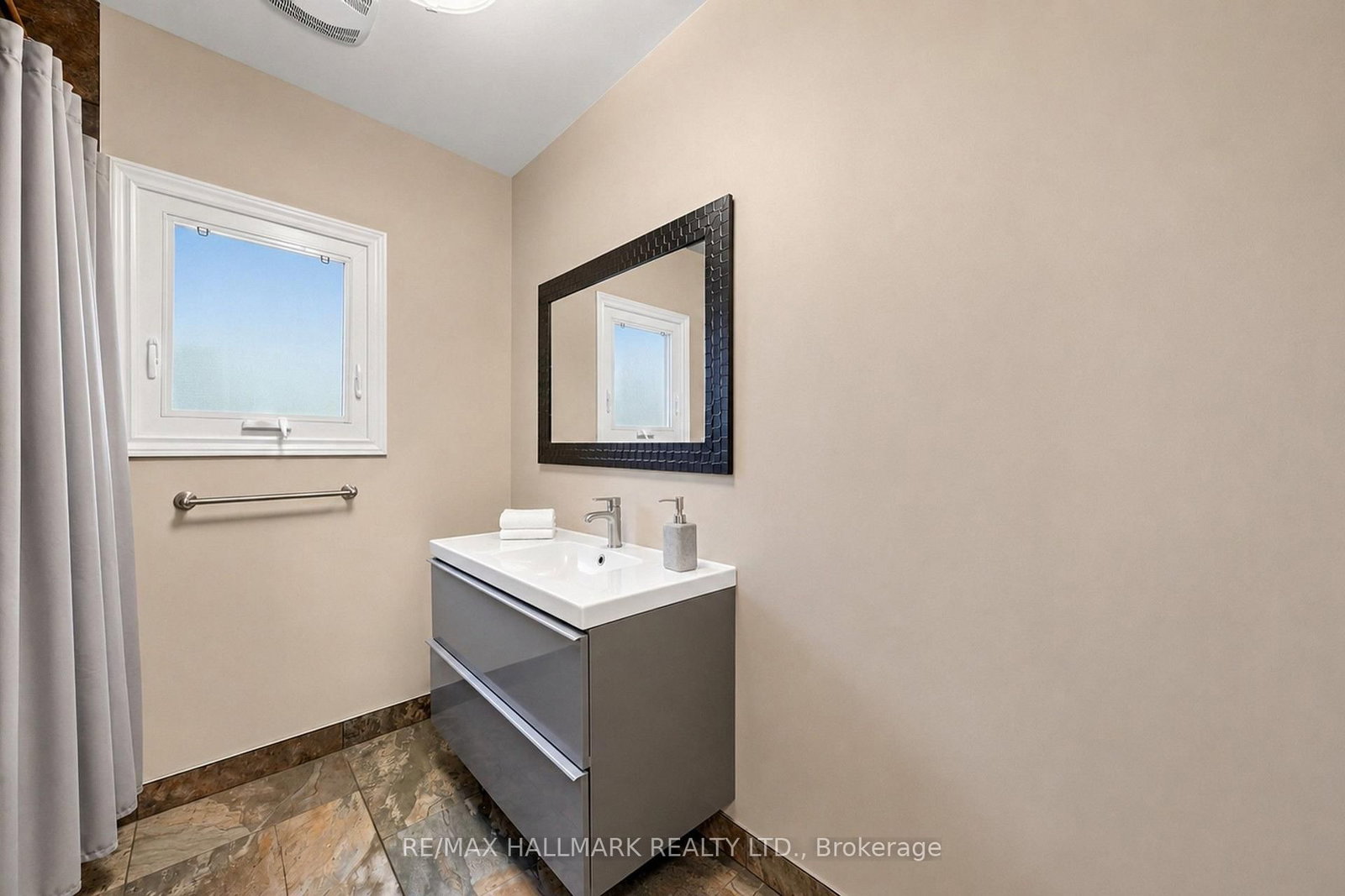 9771 Beachwood Rd, Collingwood, view 11