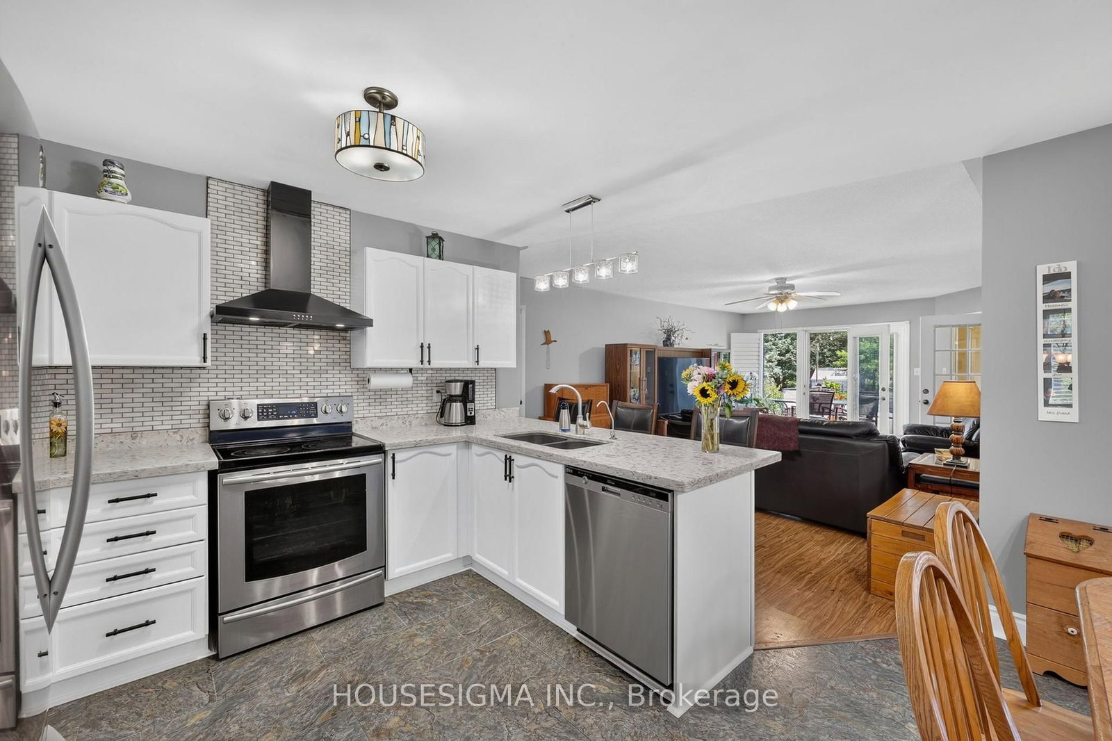 123 Fernbrook Drive • Wasaga Beach, ON photo 10