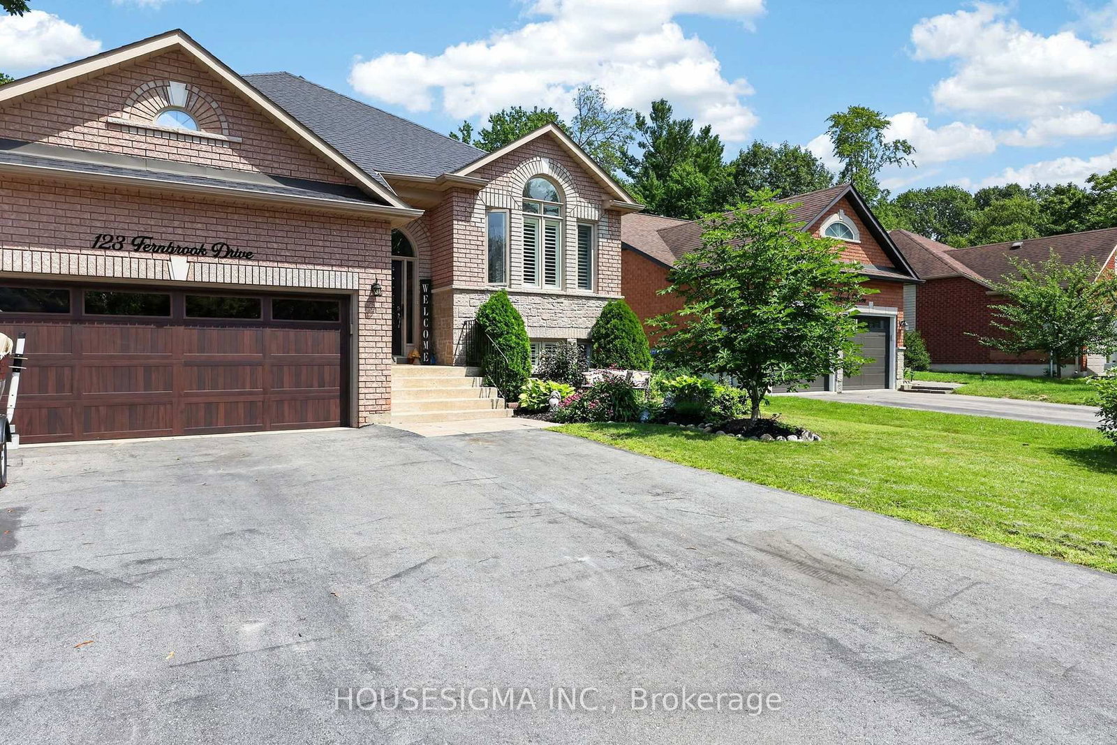 123 Fernbrook Drive • Wasaga Beach, ON photo 4