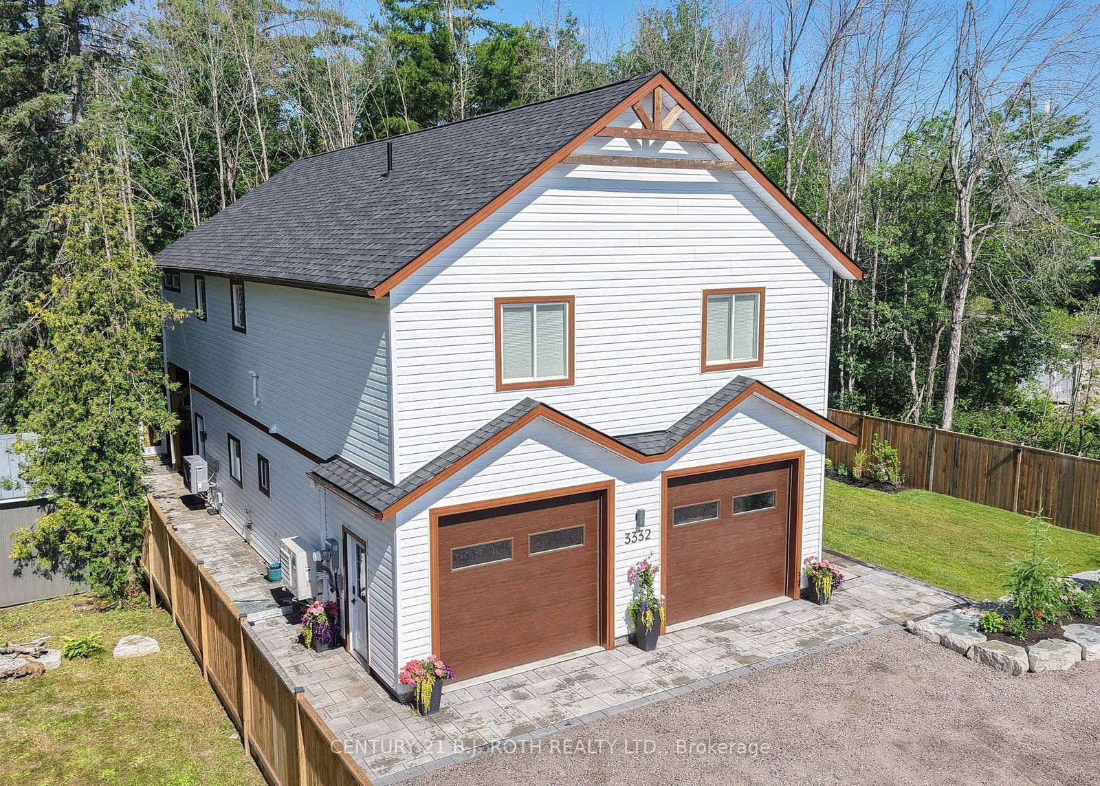 3332 Quetton Street • Severn, ON photo 4