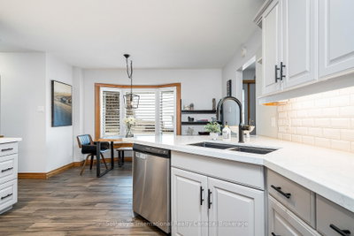 154 Mary Street • Clearview, ON photo 8