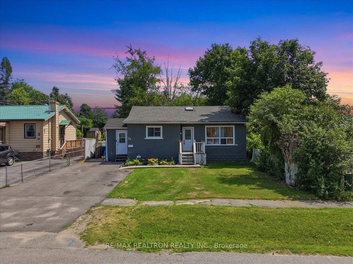 25 Simcoe Street • Orillia, ON photo 2