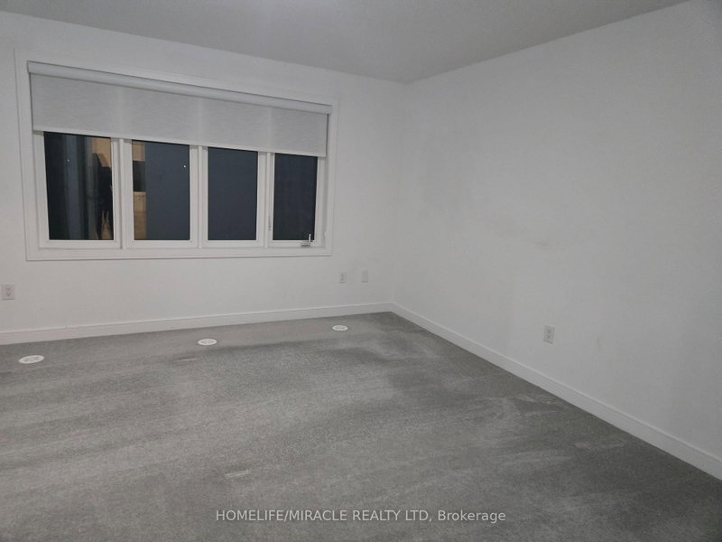 52 Blue Forest Crescent