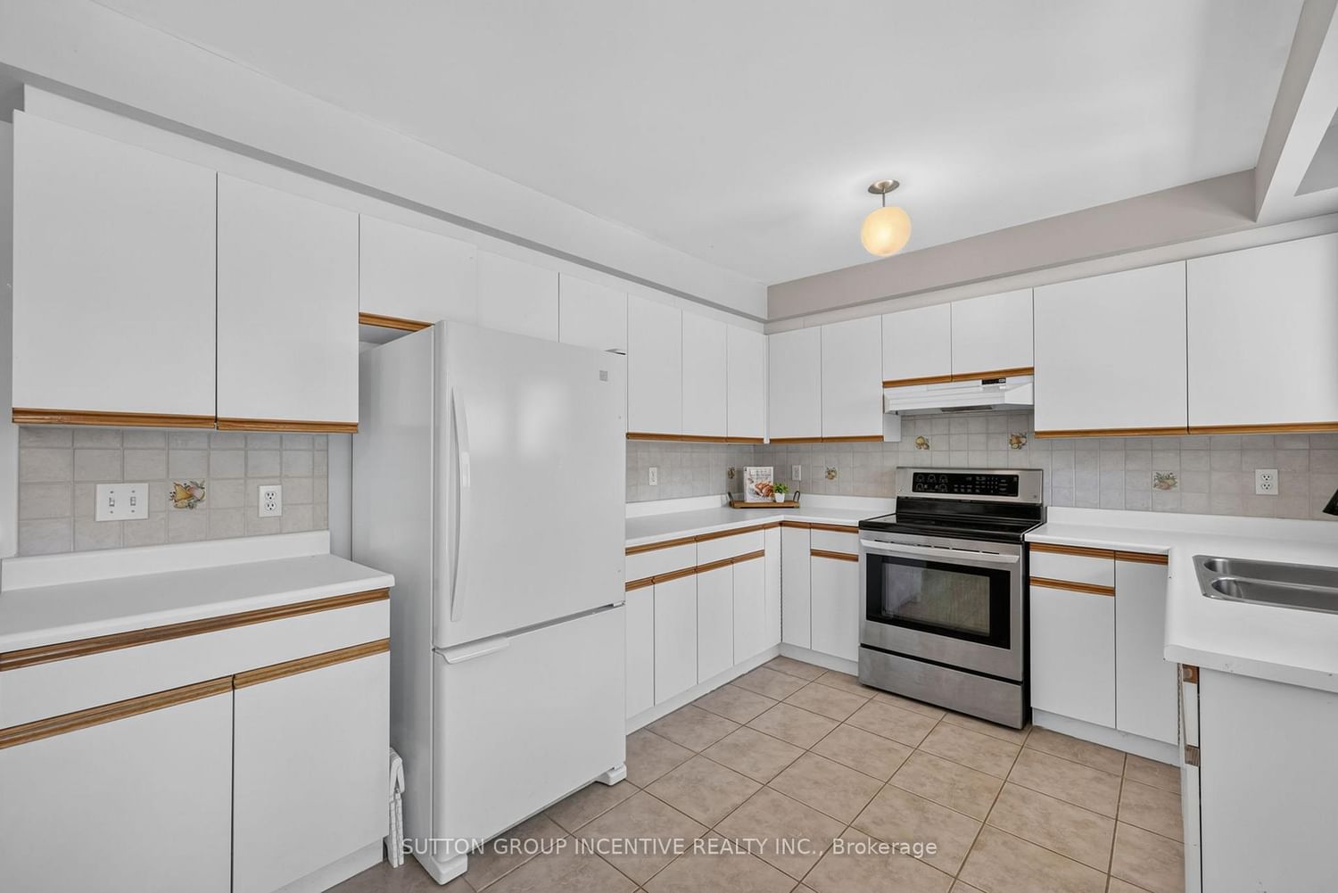 6 Riverdale Drive • Wasaga Beach, ON photo 14