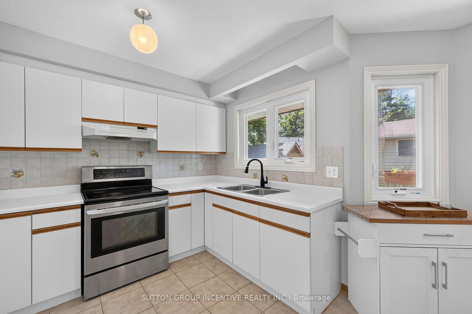 6 Riverdale Drive • Wasaga Beach, ON photo 15