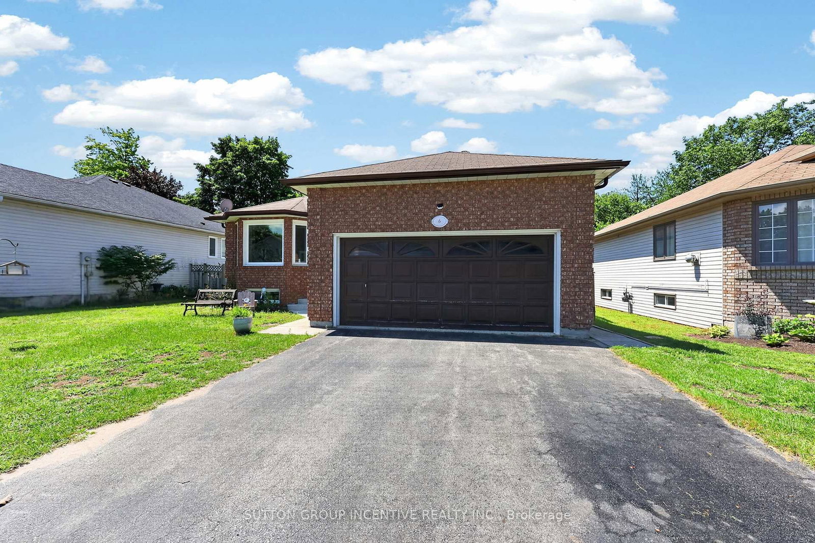 6 Riverdale Drive • Wasaga Beach, ON photo 2