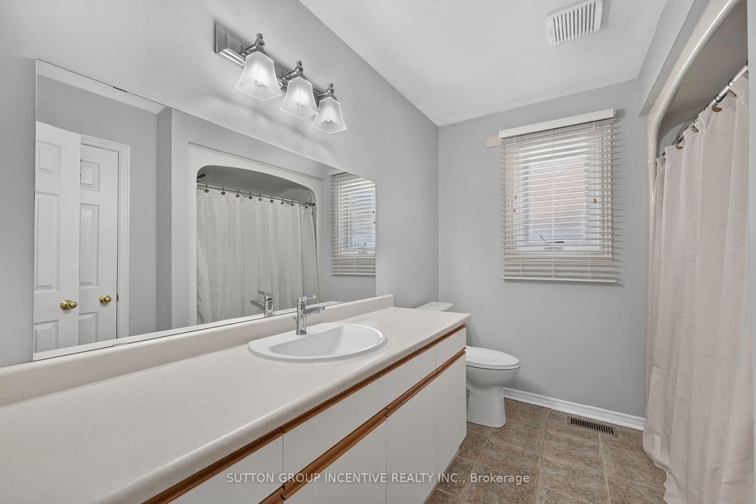 6 Riverdale Drive • Wasaga Beach, ON photo 21