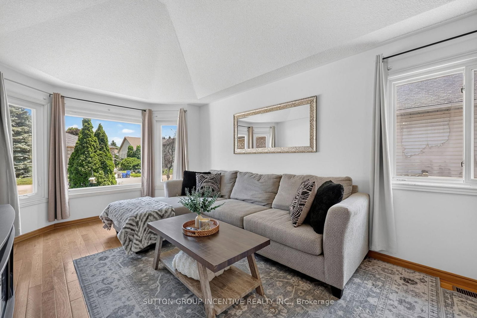 6 Riverdale Drive • Wasaga Beach, ON photo 6