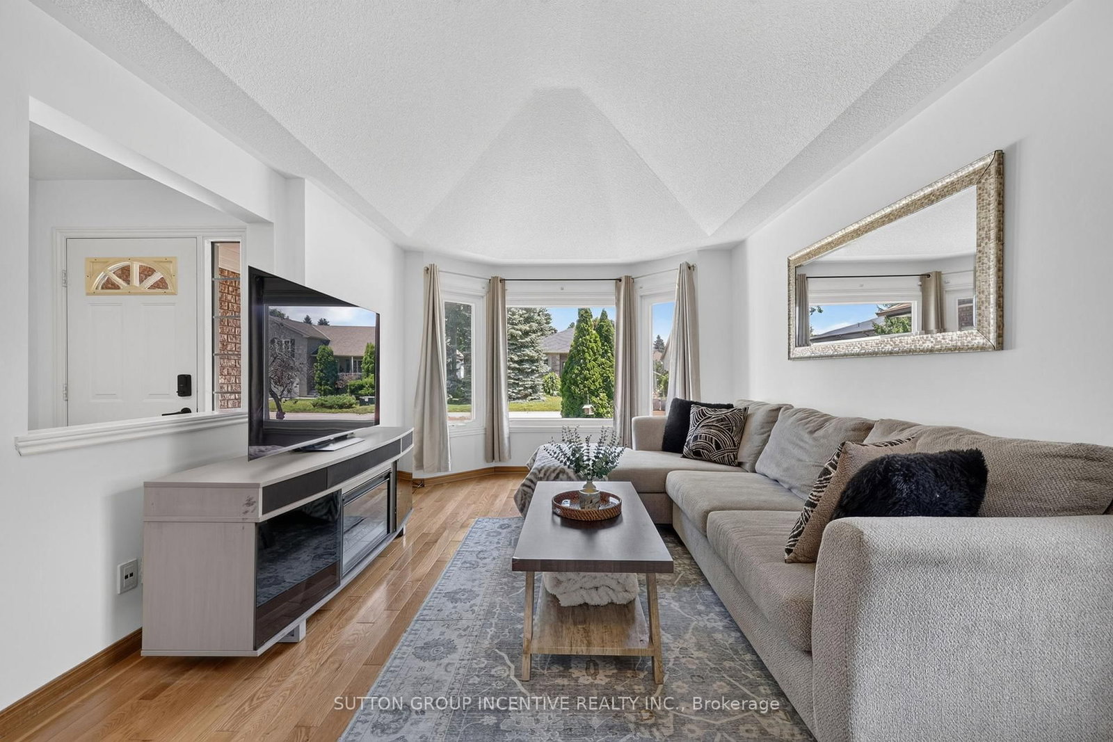 6 Riverdale Drive • Wasaga Beach, ON photo 7