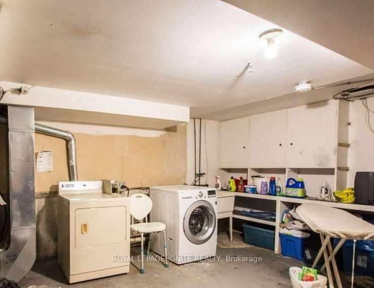 Room# 1U - 170 Hickling Trail, Barrie 5