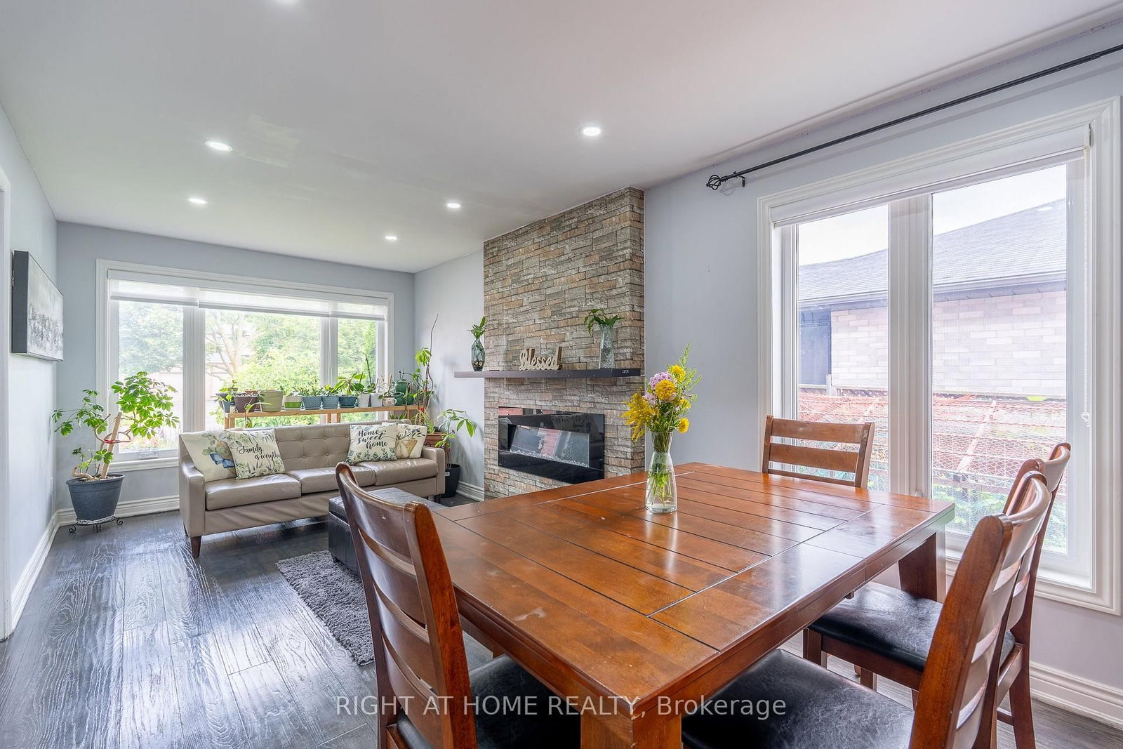 19 Cardinal Street • Barrie, ON photo 11