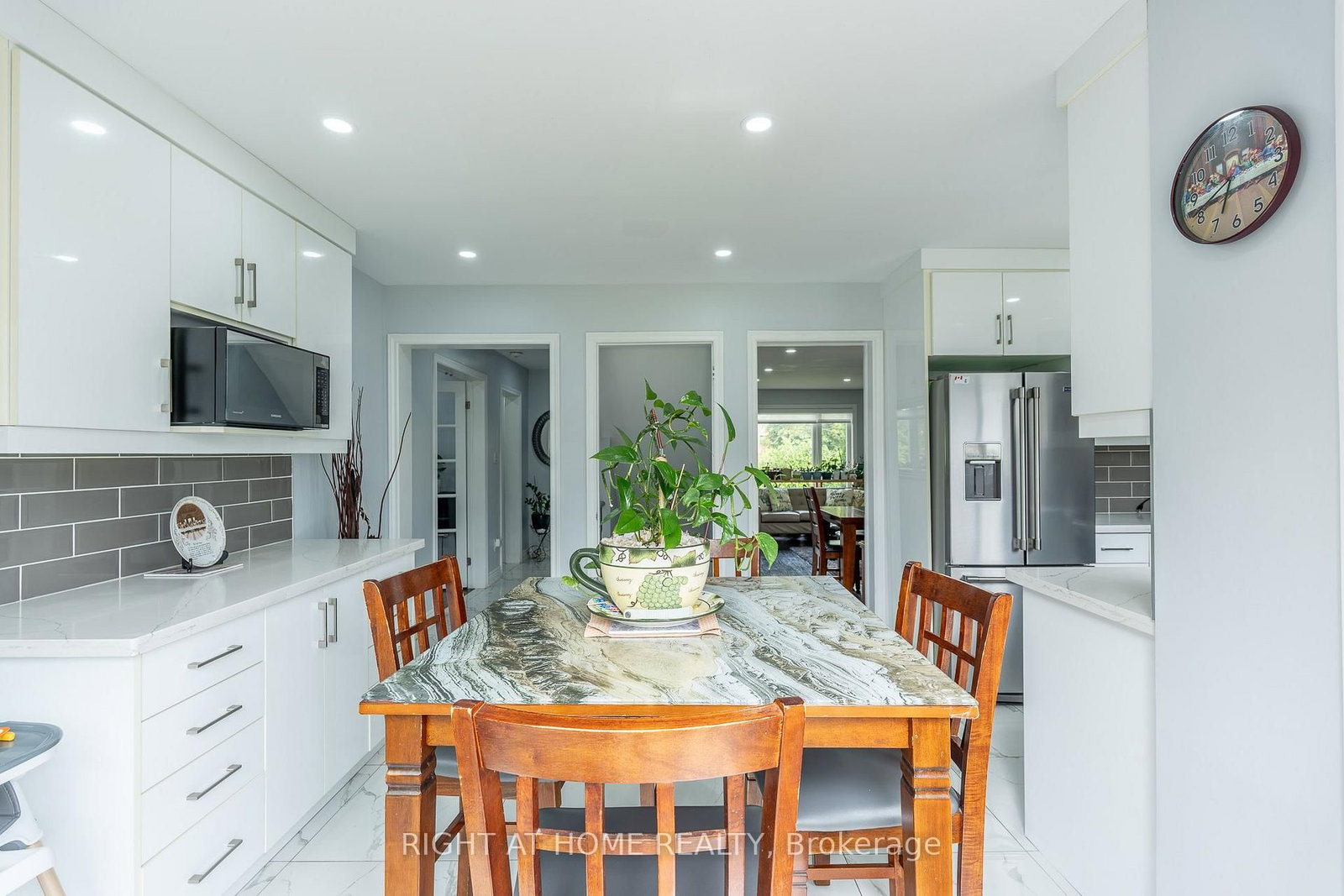 19 Cardinal Street • Barrie, ON photo 13