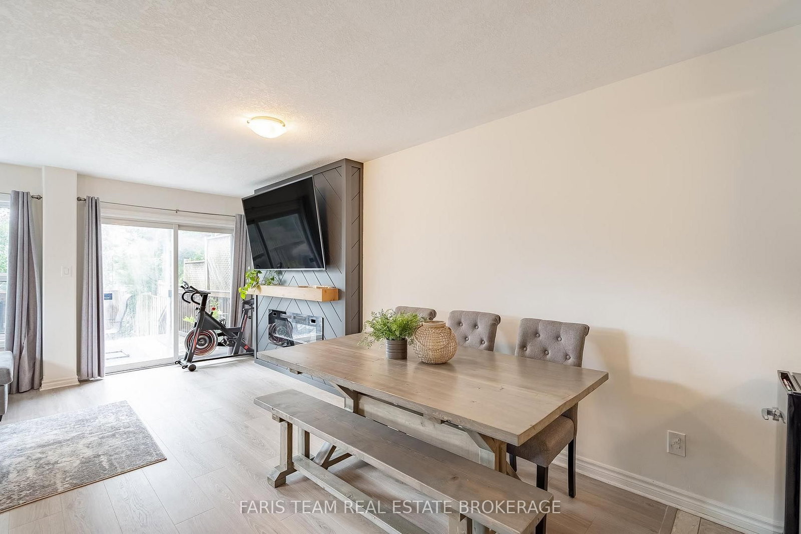 79 Sanford Street • Barrie, ON photo 10