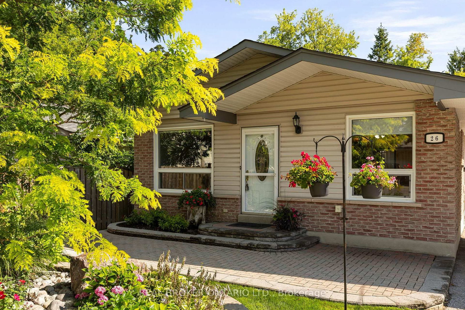 26 Carlton Street • Orillia, ON photo 1