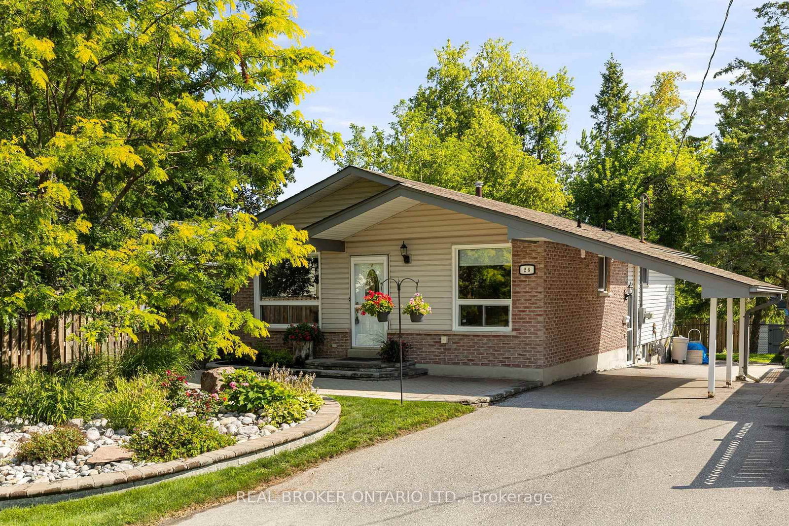 26 Carlton Street • Orillia, ON photo 5