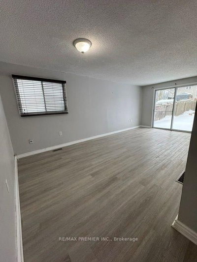 34 Argyle Road • Barrie, ON photo 4