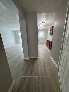 34 Argyle Road • Barrie, ON photo 8