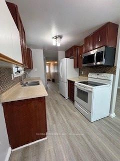 34 Argyle Road • Barrie, ON photo 9