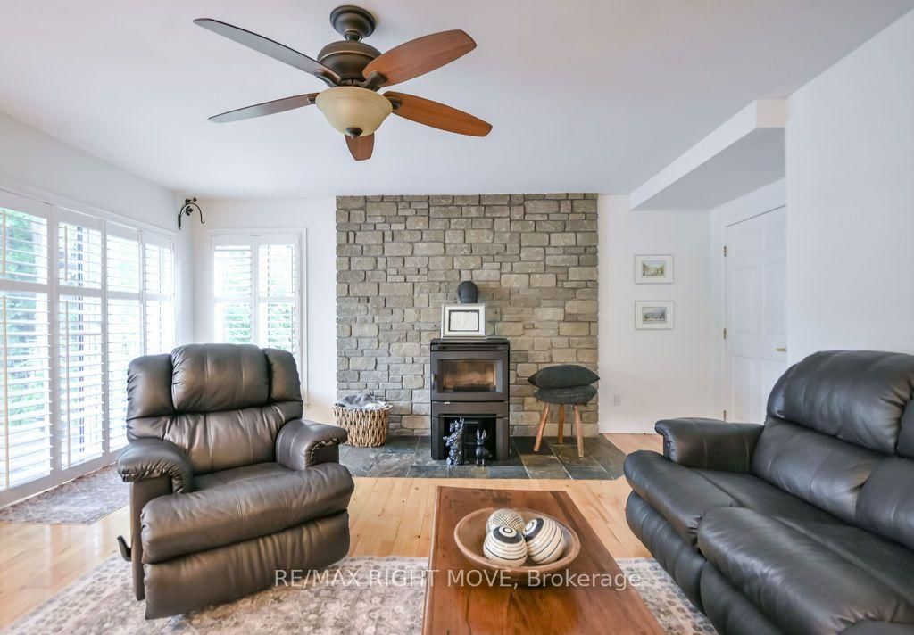 2640 WESTSHORE Crescent • Severn, ON photo 15