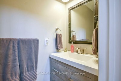 2640 WESTSHORE Crescent • Severn, ON photo 9