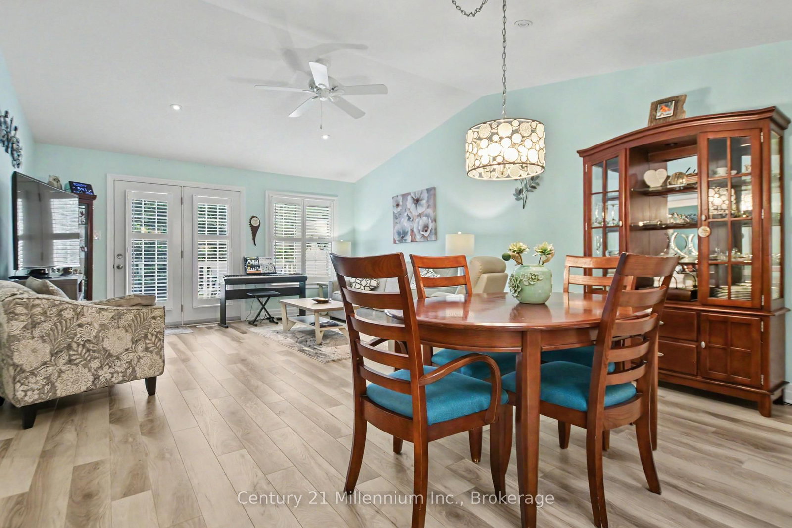 28 New York Avenue • Wasaga Beach, ON photo 10