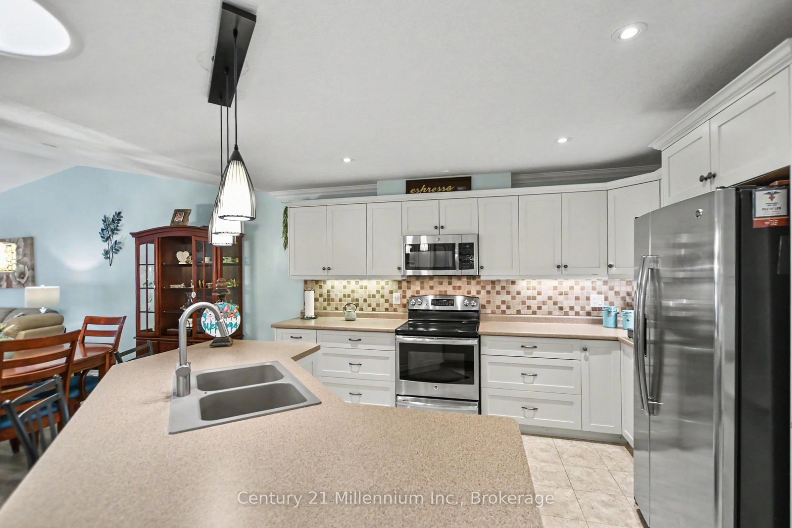 28 New York Avenue • Wasaga Beach, ON photo 12
